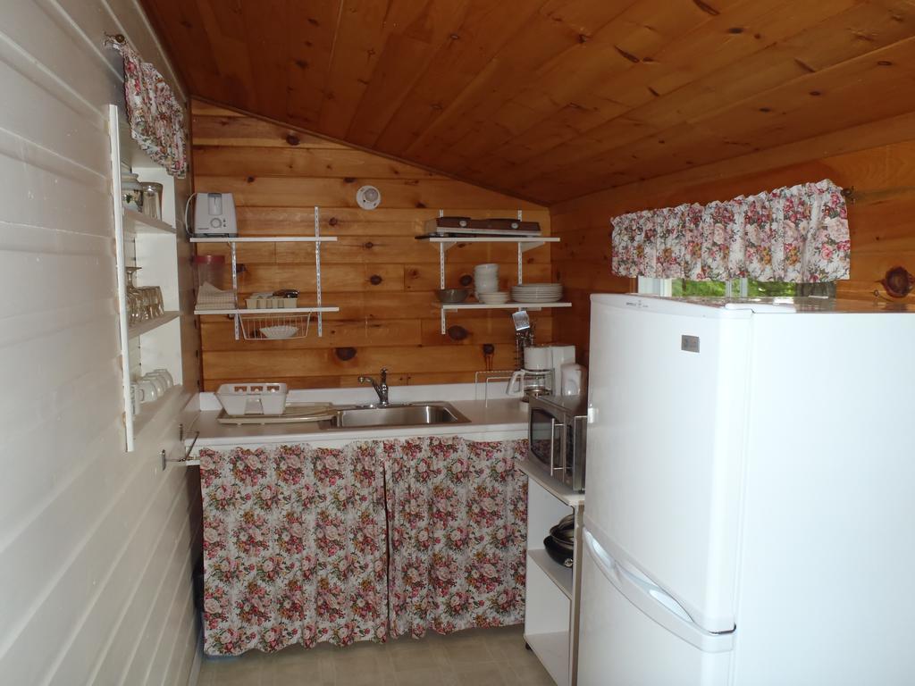 Red Lodge Resort Little Current Quarto foto