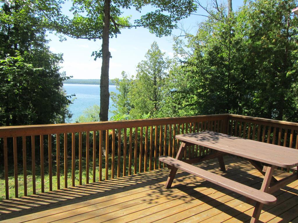Red Lodge Resort Little Current Quarto foto